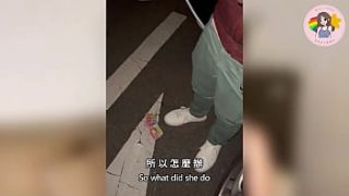 《韓國多人運動大賽：嬌妻獻上5p狂歡！3男2女激情混戰，香港av女郎macy Chan以廣東話實踐情慾自主》