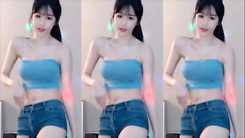 Cô Nàng Trung Quốc Uốn éo Quyến Rũ Khiến Các Anh Phát Cuồng