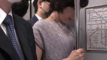 Kereta Api Istri: Ibu Berusia Lima Puluh Yang Digoda Di Kereta