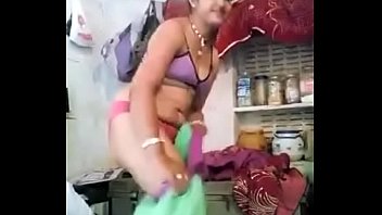 Desi Bhabhi Yang Menggoda Dan Penuh Nafsu