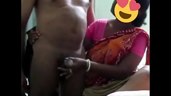 Tante Desi Menggocok Kontol Sampai Keluar Sperma