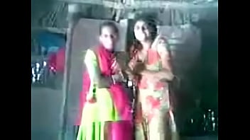 Gairah Lesbi Desi Yang Menggoda