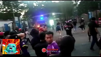 Baku Hantam Sengit Di Tribun: Persik Vs Psim – Adu Gairah Dan Amarah Part 1