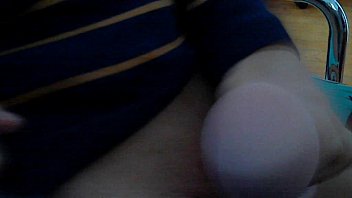 Pria Asia Tampan Masturbasi Di Depan Webcam