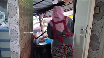 Nenek Muslim Indonesia Montok Dan Menggoda