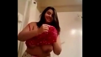 Wanita Arab Dengan Goyangan Anaconda Yang Menggoda