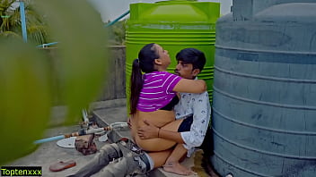 Ngentot Panas Di Atap! Jangan Sampai Keluar Di Dalam Memek