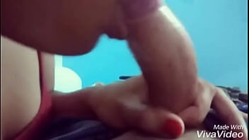 Istri Nakal Mengulum Dengan Penuh Nafsu