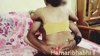 Milf India Berbokong Besar Ditembak Keras Sampai Lubang Memek Dan Pantatnya.