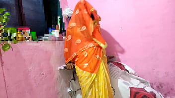 भोसड़ी भाभी को रंडी बना के चूतड़ मारो