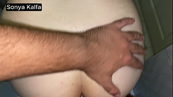 Bercinta Cepat Di Kamar Mandi Dengan Ibu Tiri Arab Berpayudara Besar
