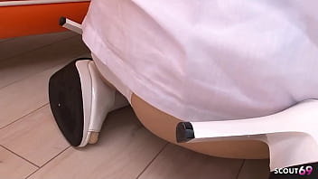 Gadis Jepang Kurus Berpakaian Perawat Memberikan Oral Tanpa Sensor Di Film Dewasa