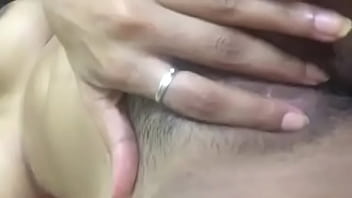 Aksi Tersembunyi Yang Menggoda Dari Wanita Desi