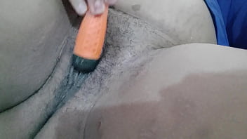 Gadis Arab Hitam Manis Memuaskan Diri Dengan Obeng
