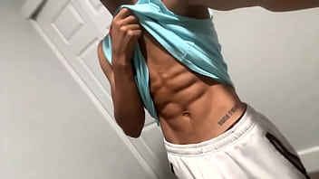 Mau Ikutin Aku Ke Gym? Bisa Kita Mulai Dengan Pemanasan Yang Seru Dulu.