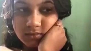 Gadis Desi Pemalu Pamer Tubuh Telanjang
