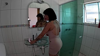 Mama Shirley Tiburona Invade A Mansão Para Estrear No Porno