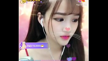Gadis Asia Manis Menggoda Bercengkerama Sensual Di Uplive