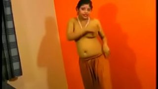 Rupali Bhabhi, Istri India Seksi, Menggoda Dengan Tubuh Telanjang