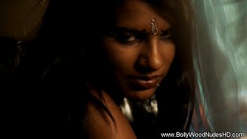 Gadis India Telanjang Bulat Demi Cinta