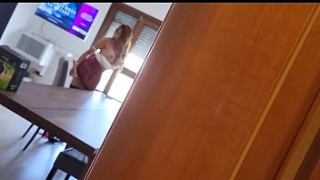Putri Tiriku Menemukan Mainan Seks Dan Memuaskan Lubangnya Hingga Ayah Pulang