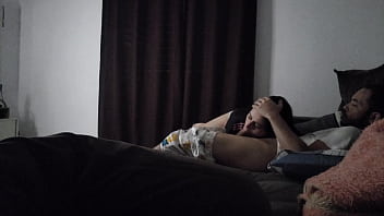 Tia Safada Arma Um Plano Para Dividir O Sofá Com O Sobrinho Gostoso