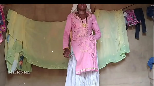 मेरी गर्म पत्नी की चटख चूत को जीभ से चाटकर, मोटे लंड से जबरदस्त चोदाई हुई देसी सेक्स वीडियो