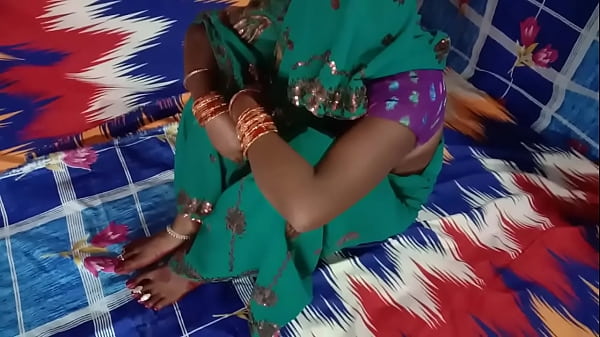 सास को कुतिया बना के चोदा तो सास बोली तू कुत्ता है
