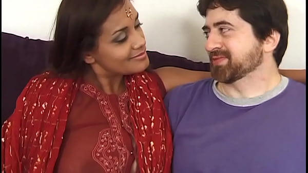 Istri Selingkuh, Bibi Shriya Dihardcore Dua Lelaki – Suara Hindi Jernih