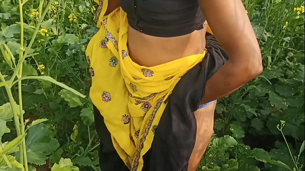 सरसों के खेत में ममता को उसके पति ने मौका देखकर जबरदस्ती संभोग किया, साफ हिंदी आवाज़ के साथ बाहर
