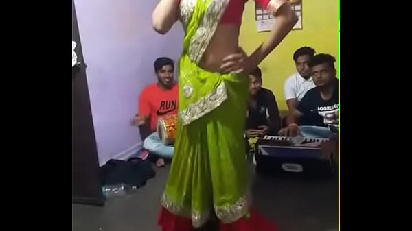 Desi Bhabhi Yang Menggoda Dengan Tubuh Seksi Dan Aura Erotis
