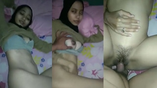 Ngesot Hijab Gaya Samping Di Kamar Kos