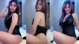 Uting Mamamia Menggoda Dengan Lingerie Tembus Pandang Yang Menggairahkan
