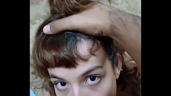 Novinha Apertada Geme De Tesão Enquanto O Meio-irmão A Fode Escondido