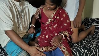 Bhabhi Manis Selingkuh Dari Suami Dan Beraksi Mesra Dengan Dua Adik Tirinya