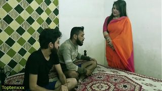 Malkin Bibi Dan Dua Pemuda Tampan Beraksi Dalam Adegan Panas Tiga Sekawan Dengan Suara Hindi Yang Menggoda