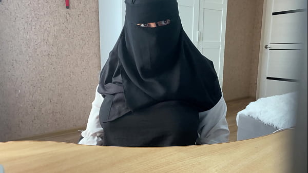 Milf Arab Menggoda Diri Sendiri Secara Live Di Chat Web