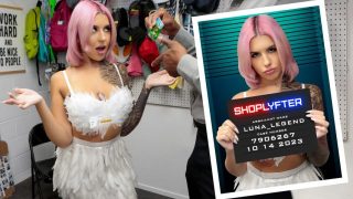 Gadis Nakal Yang Mencuri Permen