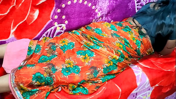 भड़कीली भाभी को देवर ने दबोचा, गर्मागर्म हिंदी आवाज़ में मुंबई की अशु
