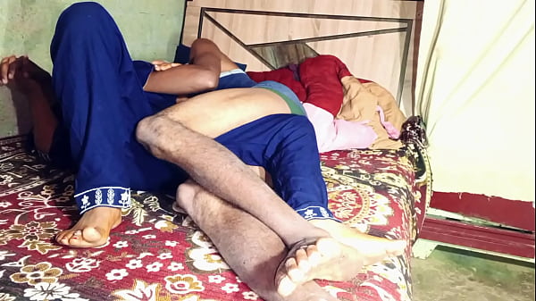 Bhabhi Ko Ghar Mein Raat Bhar Zor Zor Se Chudai Ka Maza, Step Sister Ke Saath Threesome Ki Garmi.