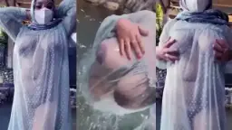 Tante Jilboobs Pamer Payudara Di Luar Ruangan Dengan Baju Tipis