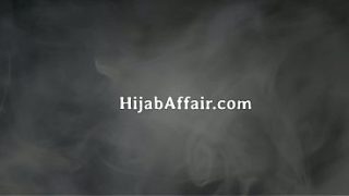 Ibu Tiri Arab Mengira Kontolku Adalah Lampu, Sampai Ujungnya Basah Menggigit