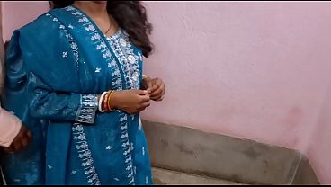 Desi Pembantu India Digebukin Sambil Digenjot Pertama Kali, Memeknya Sempit Banget