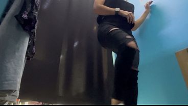 Ganti Baju Di Ruang Ganti, Cewek Rusia Montok, Pentilnya Keluar.