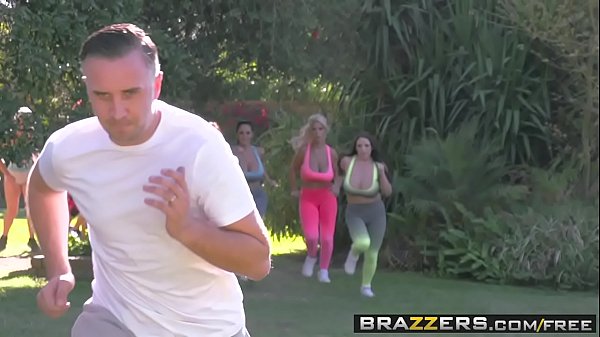 Mengejar Kontol Besar: Adegan Panas Angela White, Ava Addams, Dan Bridgette B Di Brazzers Exxtra