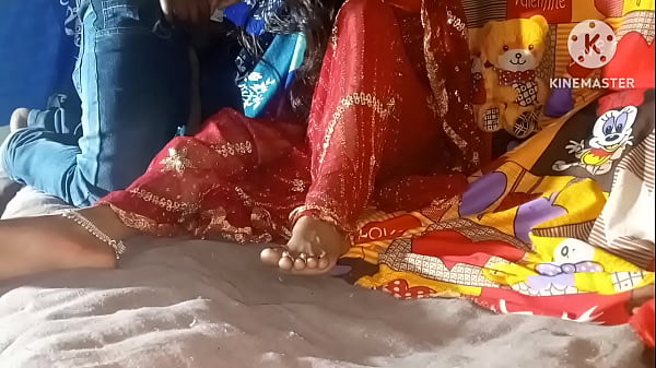 गांव का देसी लड़का अपनी भाभी के साथ मजे लेता हुआ