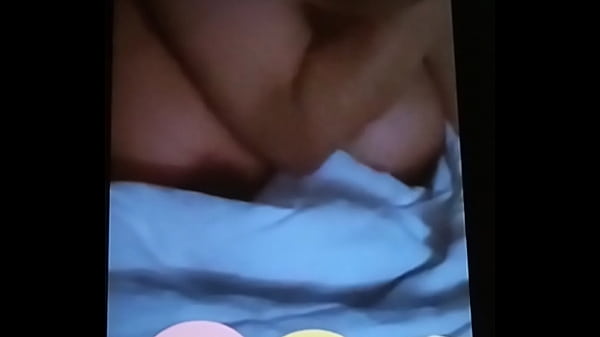 Ibu Rumah Tangga Arab Pamer Tetek Ke Bocah Desi Di Dubai.