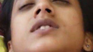 Cewek Desi Manis Dikocok Dalem Sampe Penuh