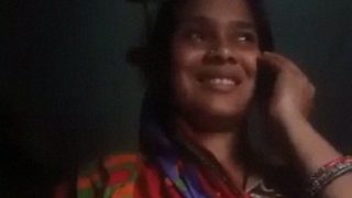 Istri Orang Lagi Telponan Sambil Buka Baju Dan Mainin Diri Sendiri, Video Mms