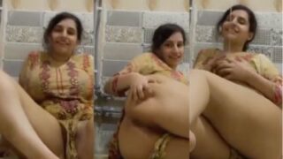 Ngentot, Cewek Pakistan Montok Bugil Di Kamar Mandi, Lobang Pantatnya Keliatan Jelas.